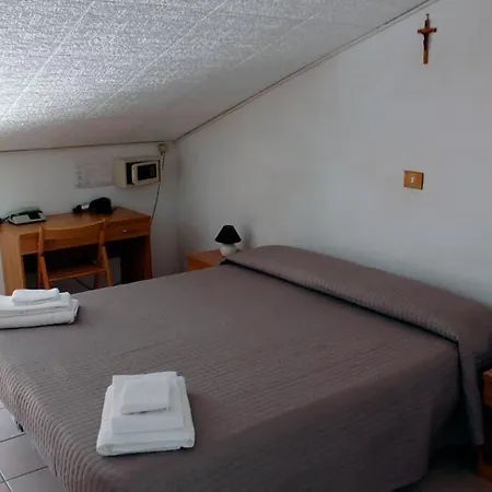 Ξενοδοχείο Carezza 2*