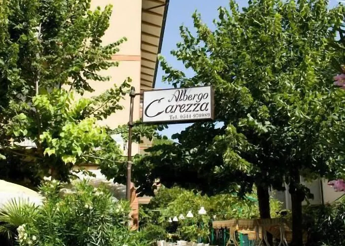 Carezza فندق