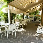 Carezza 2*