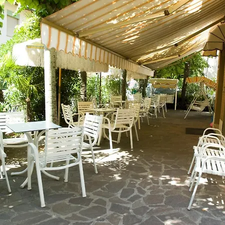 Carezza 2*