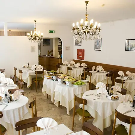 Hotel Carezza 2*